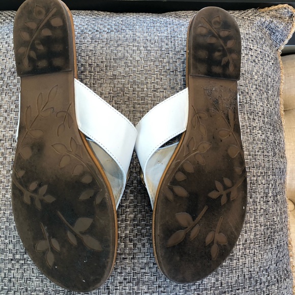 White Betoni sandals size 8 - Picture 3 of 3